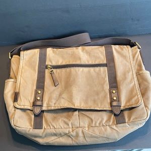 Like New Fossil messenger bag